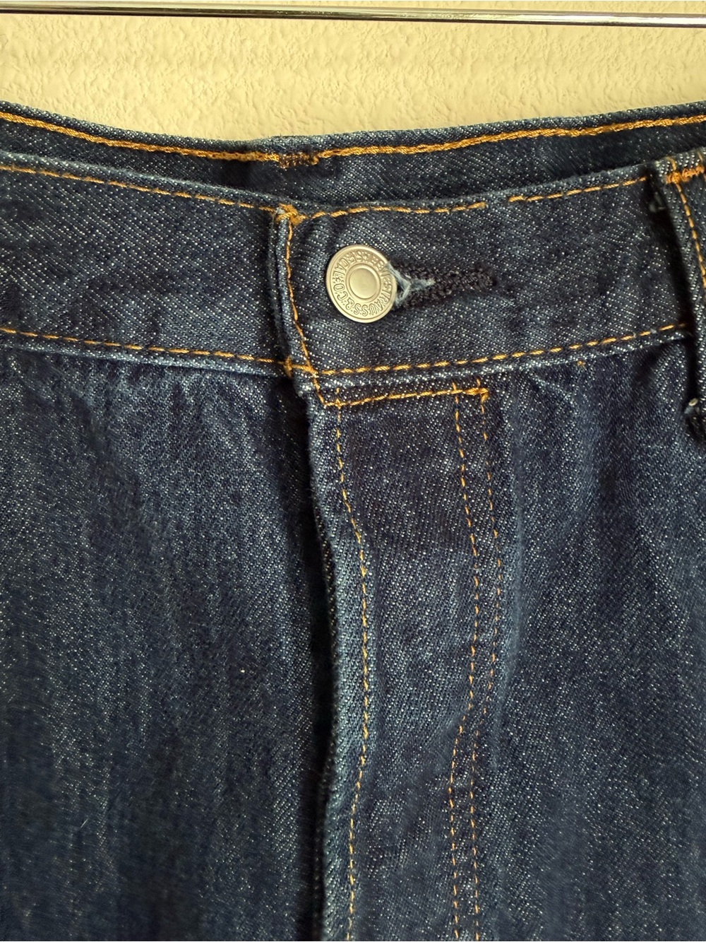 Levi's Straight-Leg Jeans in Dark Indigo W 36 L 29 - Picture 4 of 9
